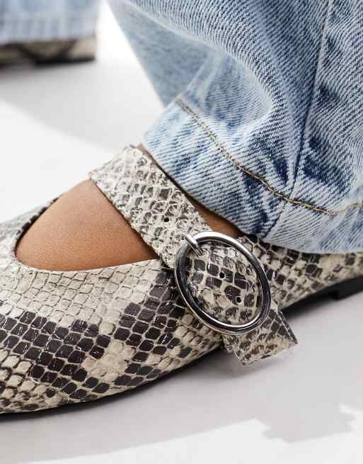 Bailarinas estilo merceditas con diseño de serpiente de cuero premium de ASOS DESIGN Luxe, 2 de 4