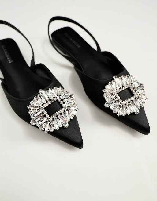 Bailarinas negras con puntera fina, correa talonera y detalle adornado de Glamorous, 2 de 4