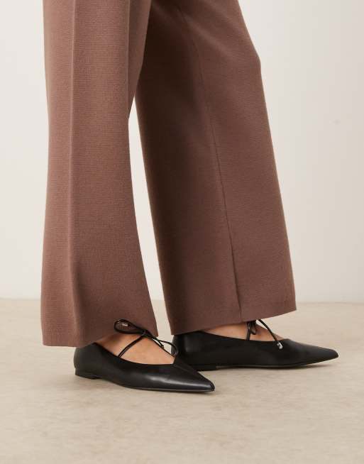 Bailarinas negras con puntera fina y lazada en el empeine Lithe de ASOS DESIGN, 4 de 4