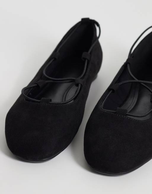 Bailarinas negras elásticas de antelina Lance de ASOS DESIGN, 2 de 4