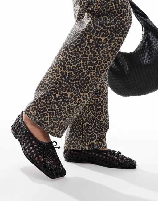 Bailarinas negras entretejidas con empeine alto de cuero Lysandra de ASOS DESIGN, 3 de 4