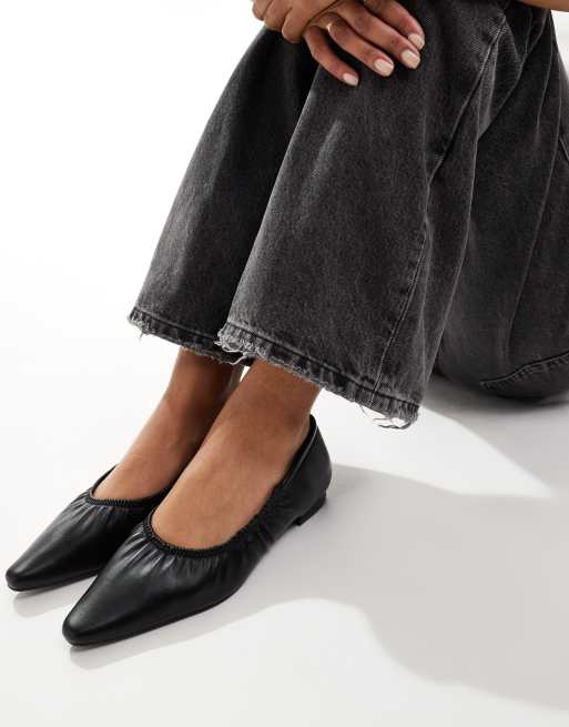 Bailarinas negras fruncidas con puntera fina de Glamorous Wide Fit