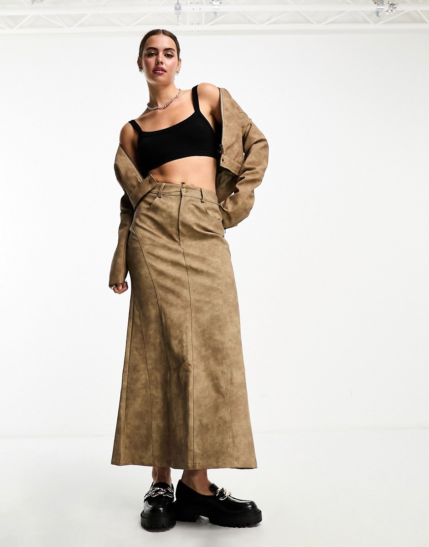 Bailey Rose 90s maxi skirt in mocha faux leather co-ord-Brown