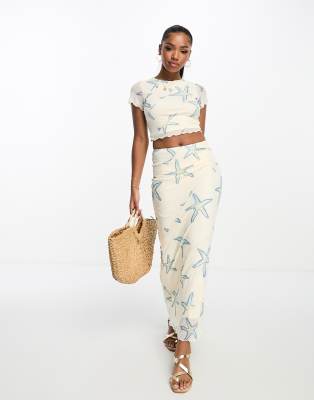 Bailey Rose lettuce hem crop top in cream starfish print co-ord