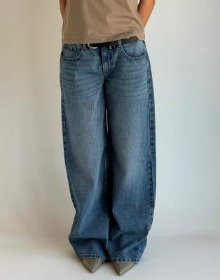 Balmohk - Weit geschnittene Jeans in Hellblau