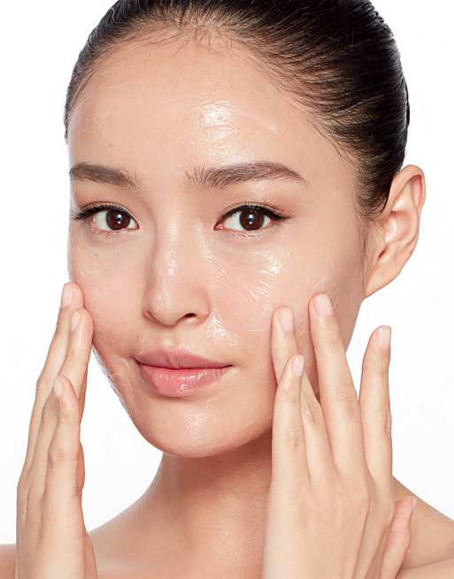 Bálsamo iluminador Multi Miracle de Charlotte Tilbury, 3 de 4