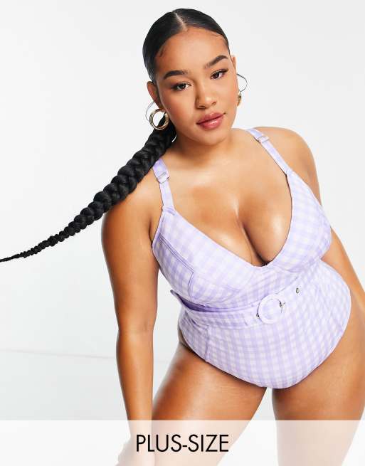 Bañador a cuadros vichy violetas con cinturón y diseño estructurado de River Island Plus