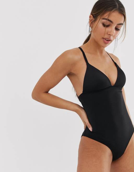 Bañador de canalé con copa moldeada en negro de Weekday