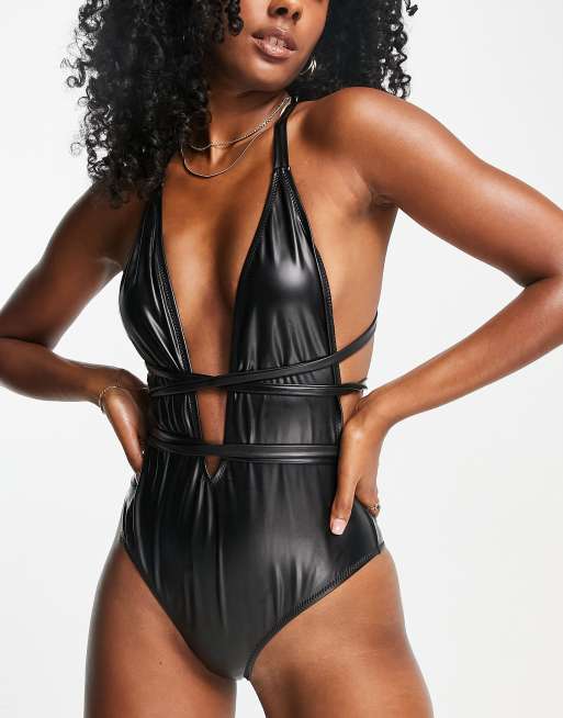 Bañador negro efecto mojado con diseño cruzado de Candypants