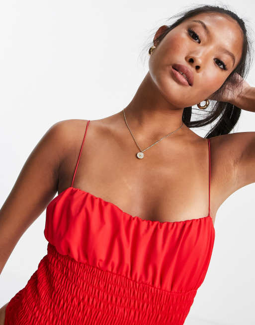 Bañador rojo con corpiño fruncido de ASOS DESIGN Petite, 2 de 4