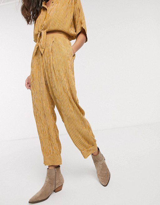 Band Of striped trousers in yellow