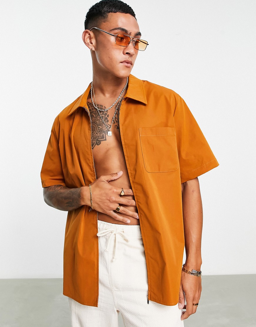Bando short sleeve zip up shirt in tan-Brown