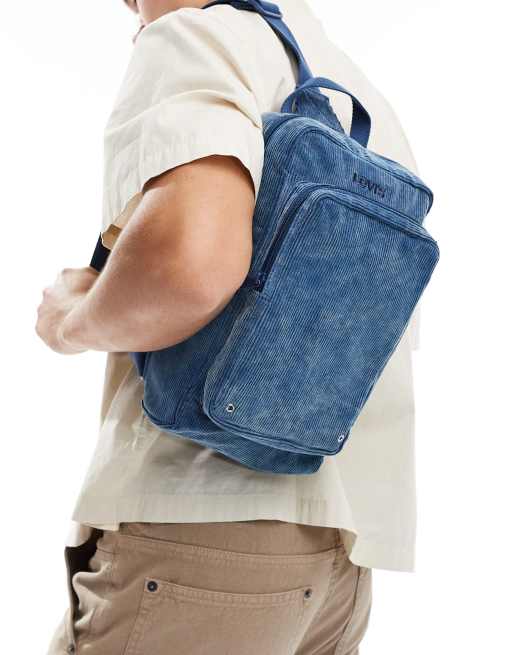 Bandolera azul estilo mochila de pana de Levi's