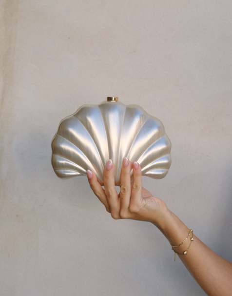 Bandolera blanca con diseño de concha de resina de South Beach x Liv Silverman - view 1