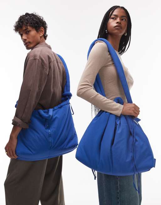 Bandolera grande azul cobalto flexible con diseño multiposición de nailon Ona de OLEND