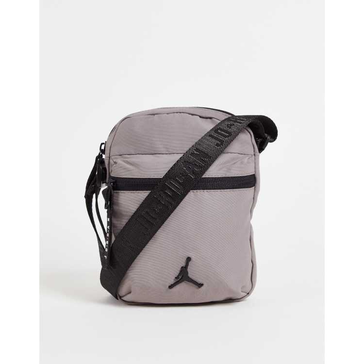 Bandolera gris de Jordan |