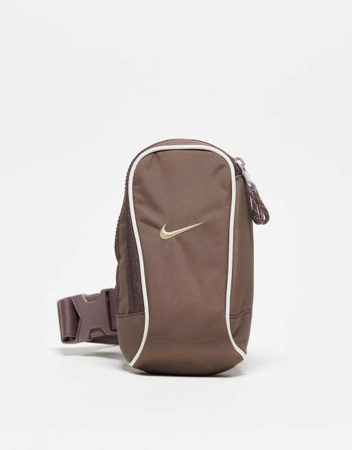 Bandolera marr n unisex con capacidad de 1 litro de Nike