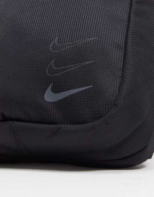 Bandolera negra Advance de Nike ASOS