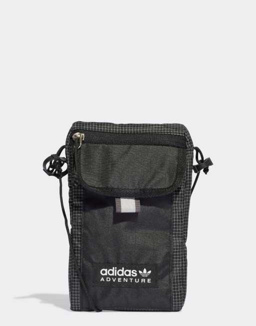 Bandolera negra Adventure de adidas Originals 