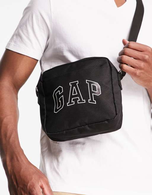 Bandolera negra Columbia de GAP ASOS