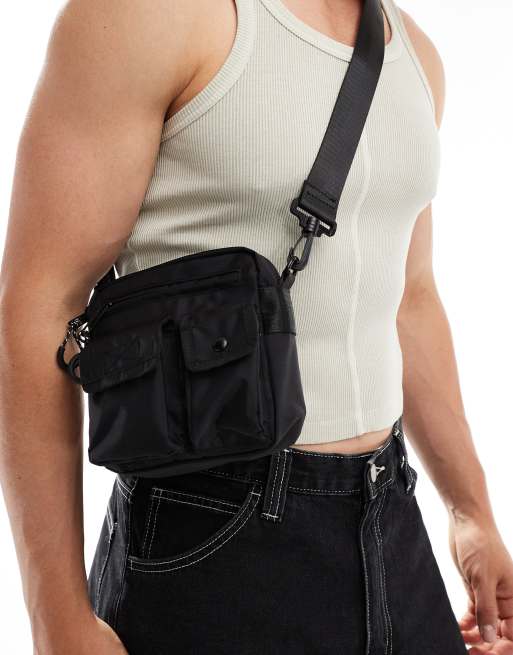 Bandolera negra con detalle de bolsillo de nailon de ASOS DESIGN, 4 de 4