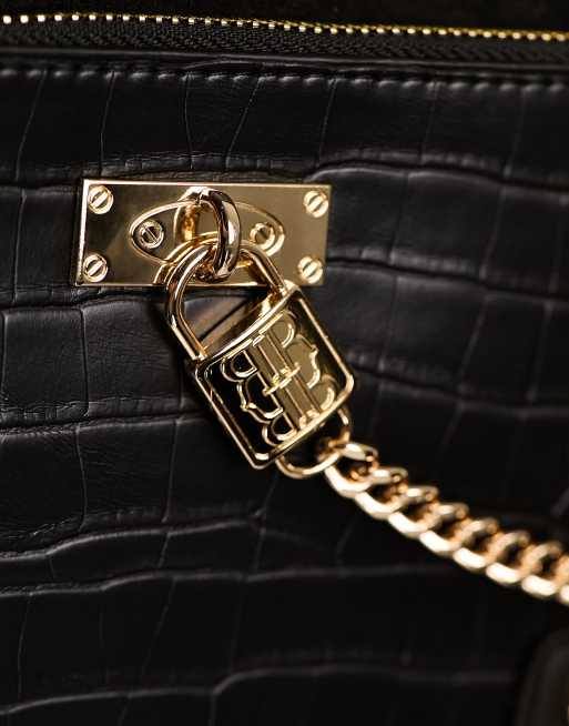 Bandolera negra de corte cuadrado con detalle de candado de River Island , 3 de 4
