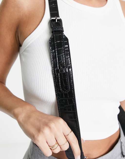 Bandolera negra de cuero vegano efecto piel de cocodrilo Cayman de Hvisk, 3 de 4
