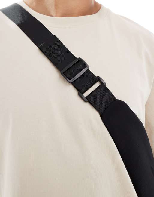 Bandolera negra estilo riñonera extragrande de Jack & Jones, 3 de 4