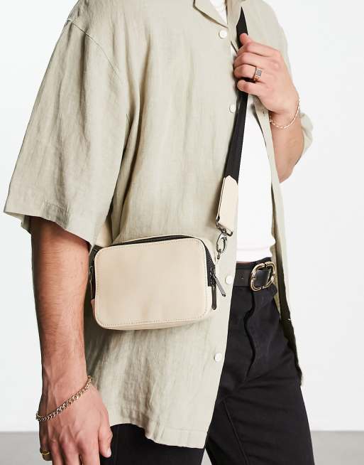 Bandolera pequeña color crudo de cuero sintético de ASOS DESIGN 