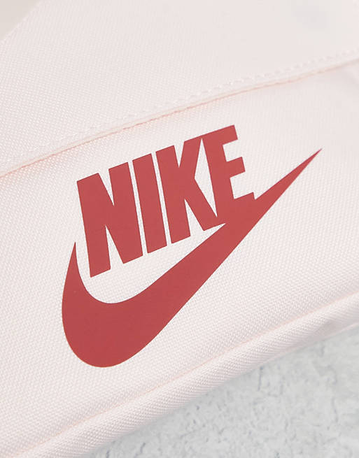 Salvación melodía Telemacos Bandolera rosa claro con logo Futura 365 de Nike | ASOS