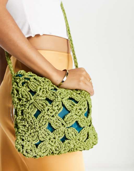 Bandolera verde de algodón trenzado con asa de madera de SVNX
