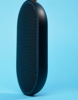 beoplay p2 teal