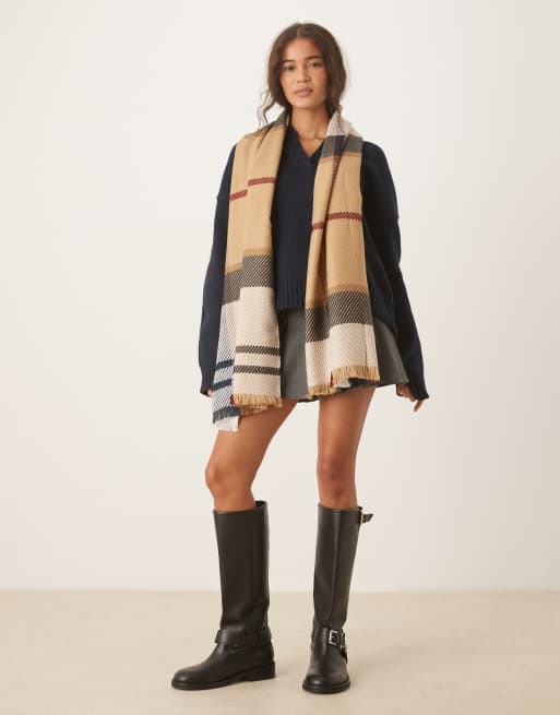 Barbour Blair tartan scarf in hessian tartan , 2 of 3