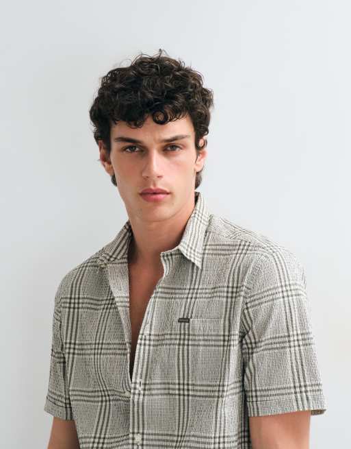 Barbour Carrock checked seersucker short sleeve summer shirt in cream, 3 of 5