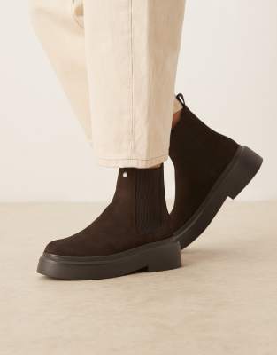  Celina chelsea boot in espresso suede 