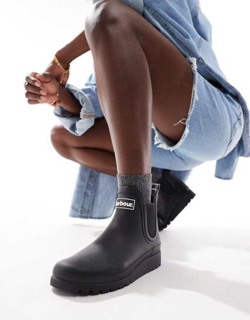 Barbour Clifton Chelsea Gummistiefel in Schwarz mit Keilabsatz exklusiv bei ASOS ASOS