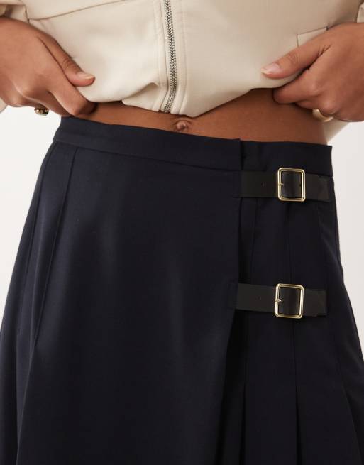 Barbour Delilah pleated buckle midi skirt in navy, 5 of 6