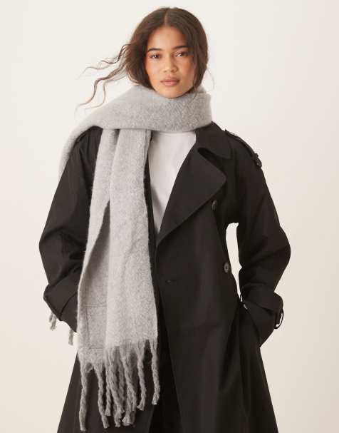 Barbour Ellison scarf in light grey 
