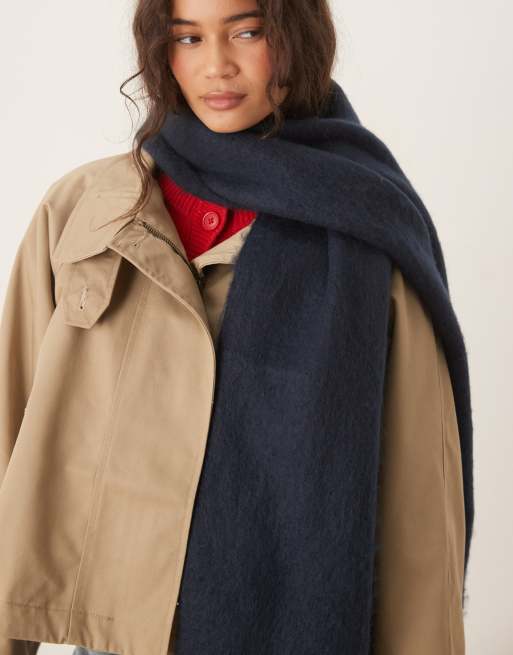 Barbour Ellison scarf in navy , 3 of 3