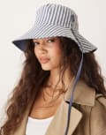 [Barbour] Barbour Fleur reversible bucket hat in chambray/stripe-Neutral M chambray
