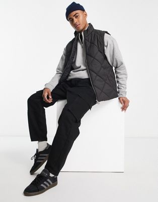Barbour Henley quilted gilet in charcoal - ASOS Price Checker