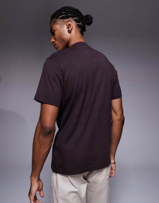 Barbour International – Brunröd t-shirt med liten logga, 5 av 5
