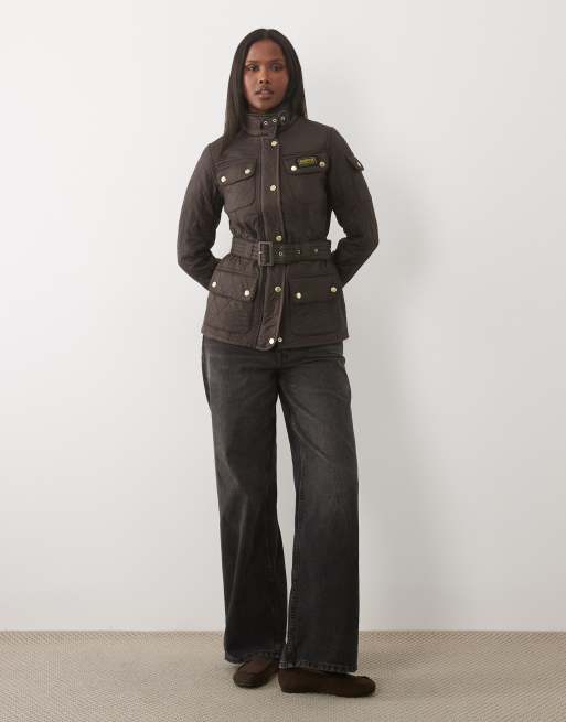 Barbour International - chaqueta acolchada con cinturón Polarquilt en marrón trufa, 3 de 4