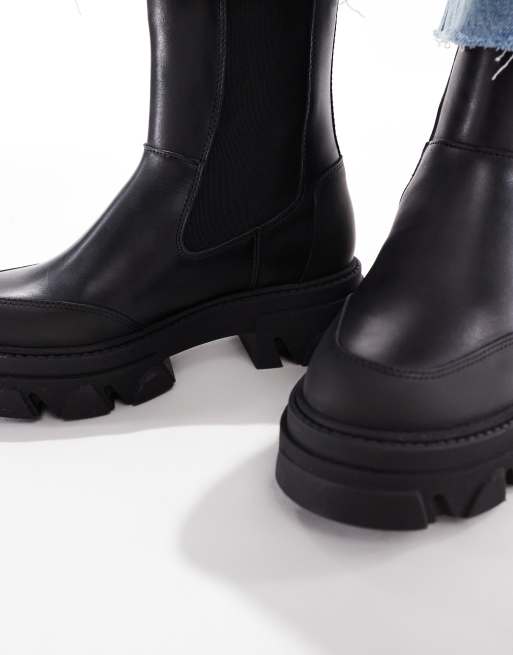 Barbour International Chicane rugged sole leather ankle chelsea boots in black, 3 of 4