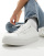 Thumbnail 1 van 5