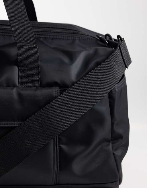 Barbour International Daleson duffel gym bag in black, 3 of 4