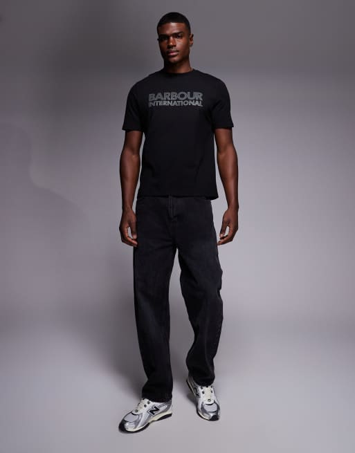 Barbour International – Essential – Czarny T-shirt z grafiką, 2 z 5