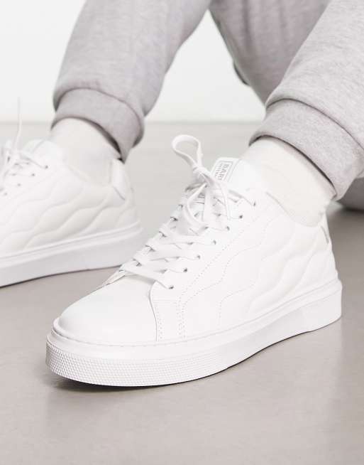 Barbour International Glendale leather onion quilt sneakers in white, 3 of 4