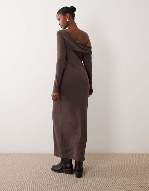 Barbour International Kemora long sleeve drop shoulder maxi dress in truffle brown, 4 of 4