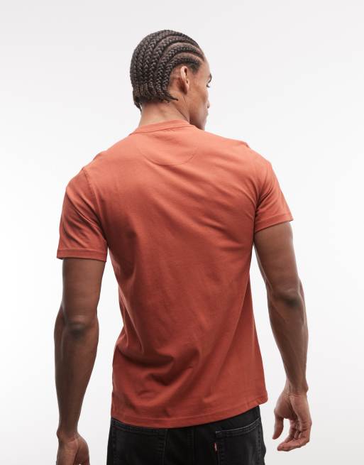 Barbour International – Mörkorange t-shirt med liten logga, 3 av 5